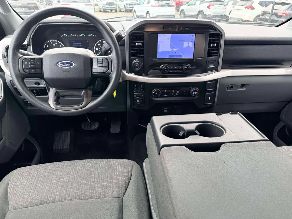 Used 2023 White Ford XLT image 3