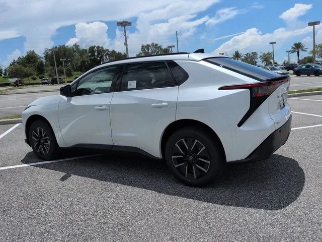 New 2026 Wind Chill Pearl Toyota XLE image 6