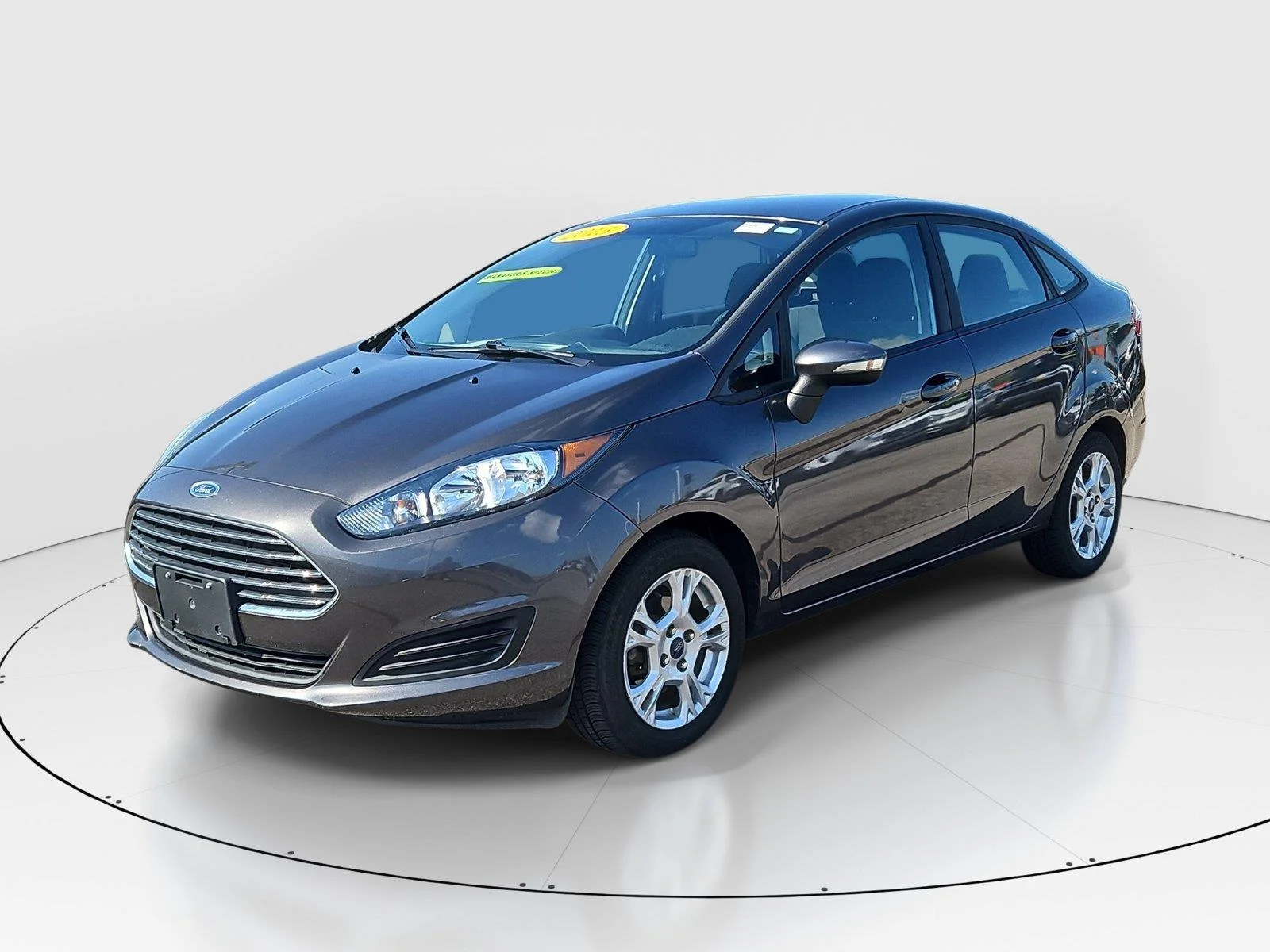 Used 2015 Ford Fiesta SE with VIN 3FADP4BJ9FM152977 for sale in Hamilton, OH