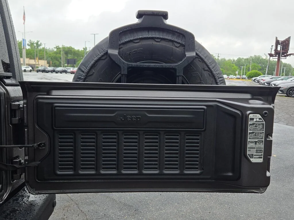 Used 2020 Gray Jeep Unlimited Rubicon image 16