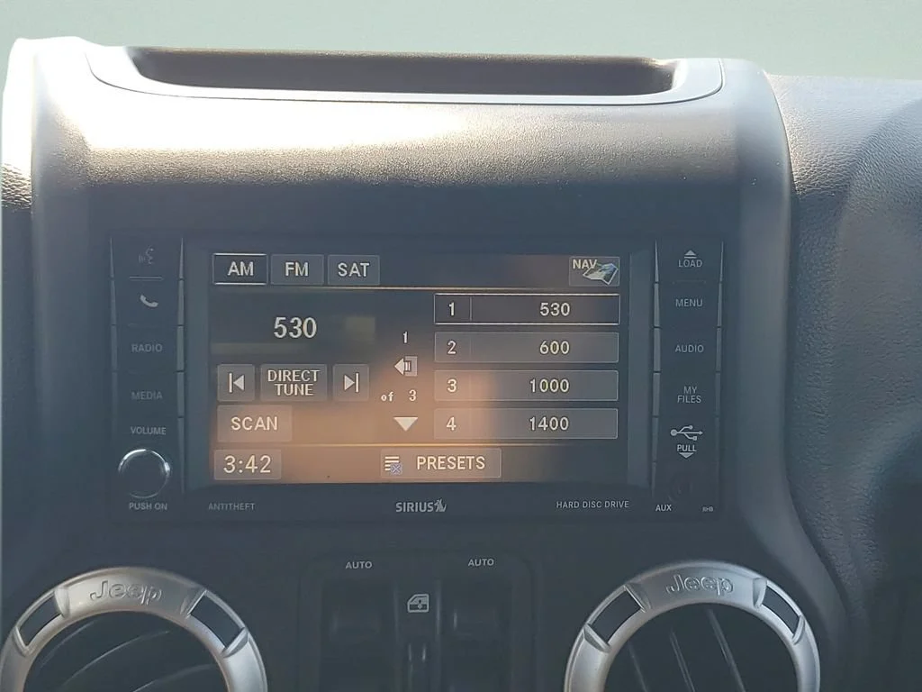Used 2014 Black Jeep Sahara image 18