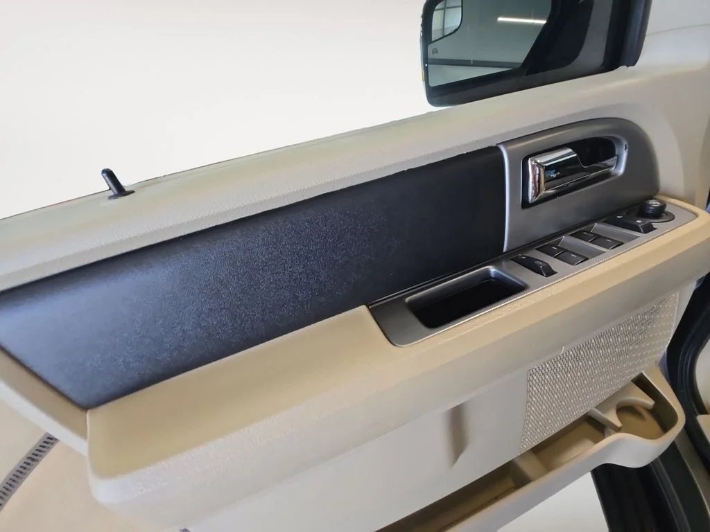 Used 2015 Gray Ford XLT image 14