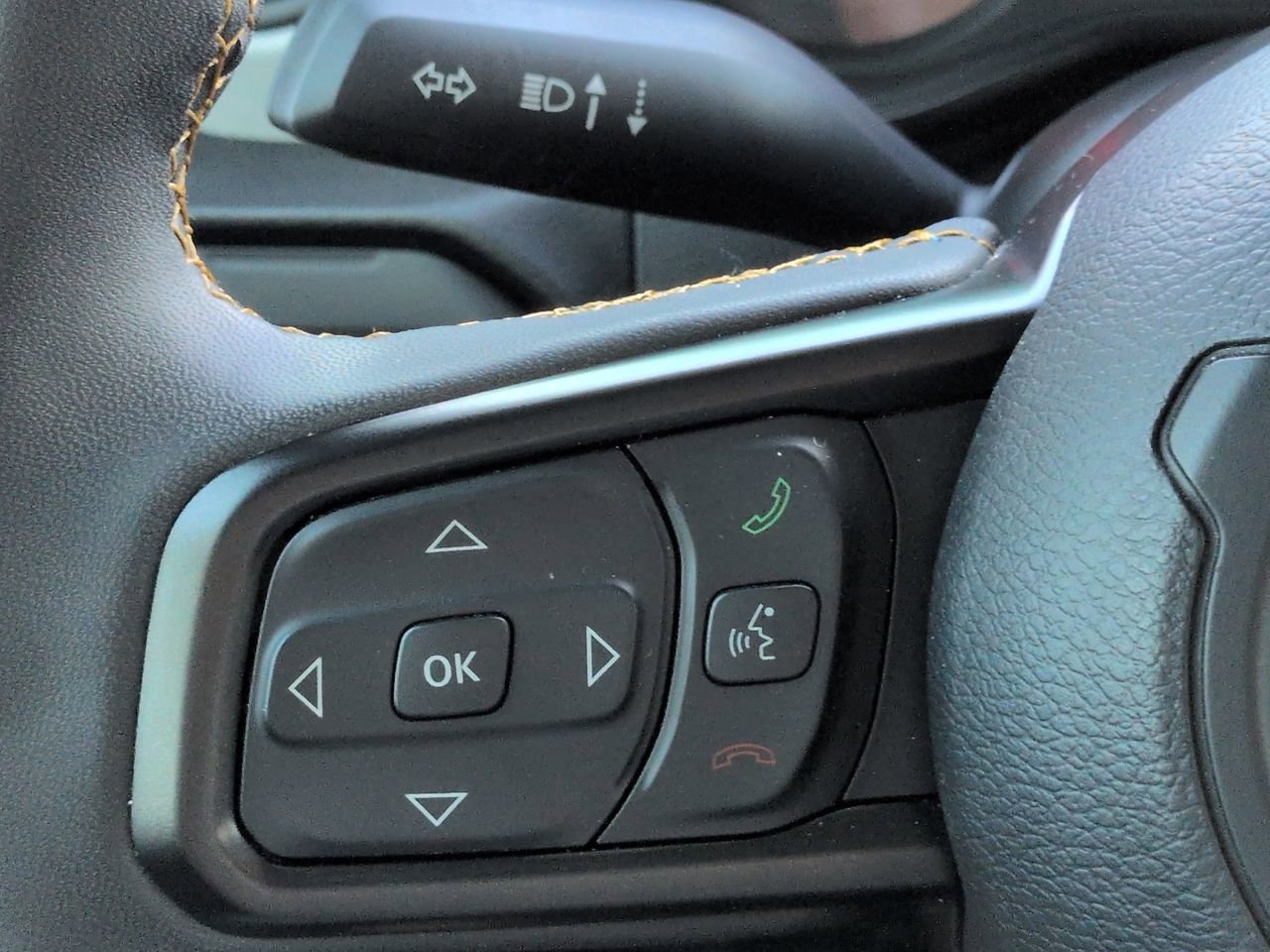 Certified Used 2024 Anvil Clear Coat Jeep Sport S image 20