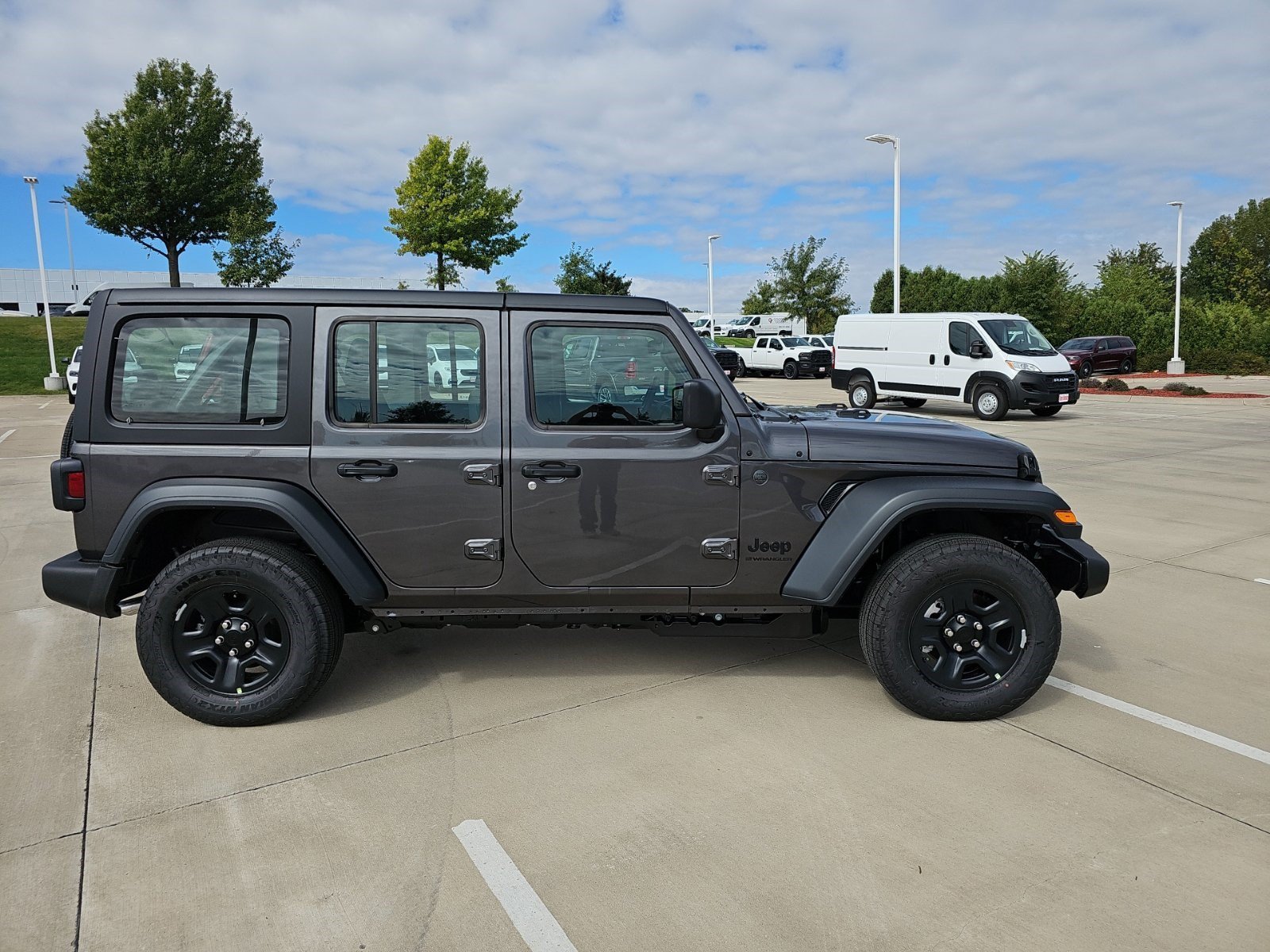 New 2027 Granite Crystal Metallic Clearcoat Jeep Sport image 6