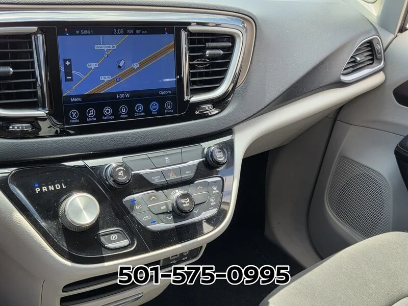Used 2017 Crystal Metallic CHRYSLER TOURING FWD image 23