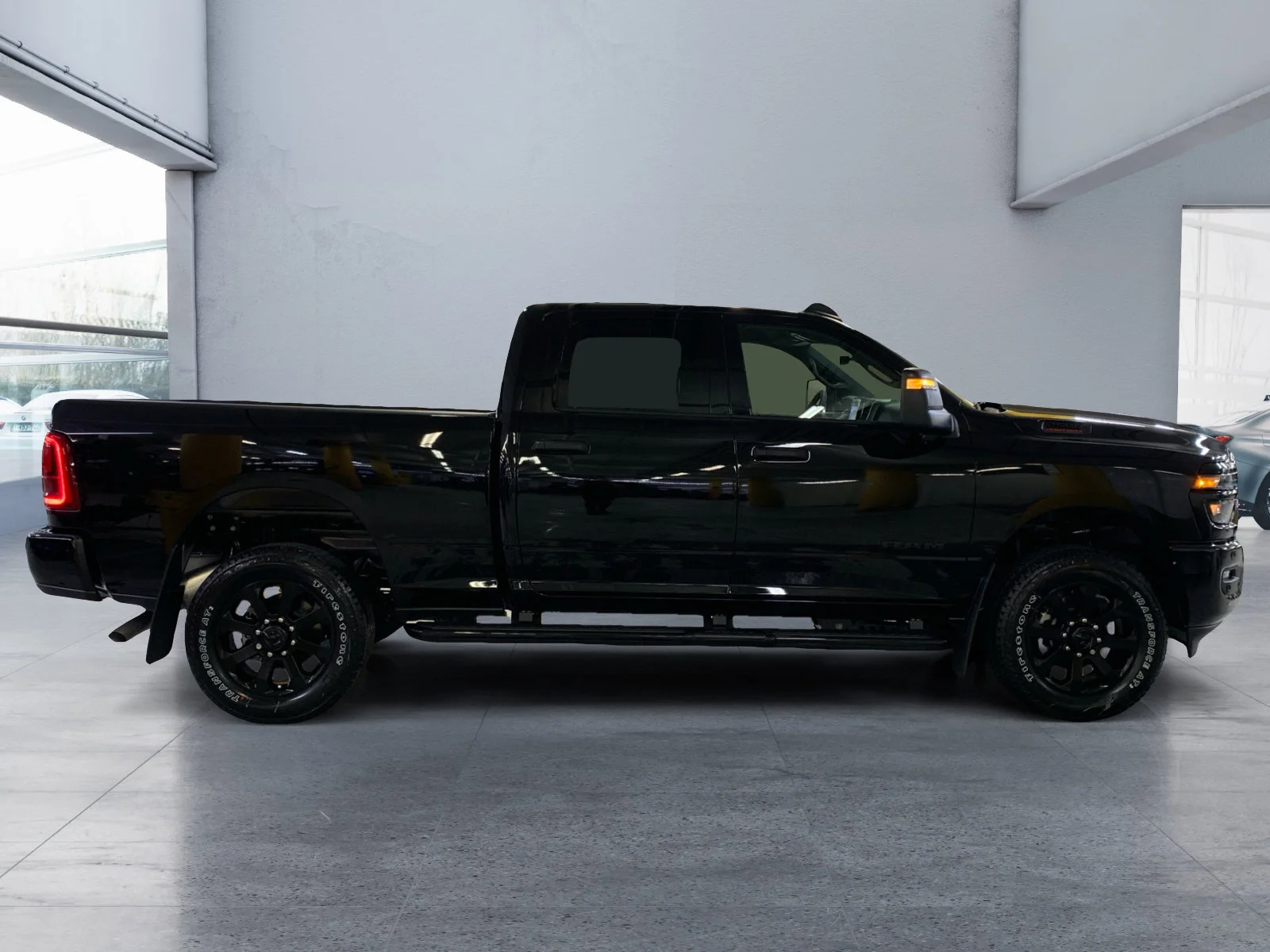 New 2026 Diamond Black Crystal Pearl Ram Big Horn image 6
