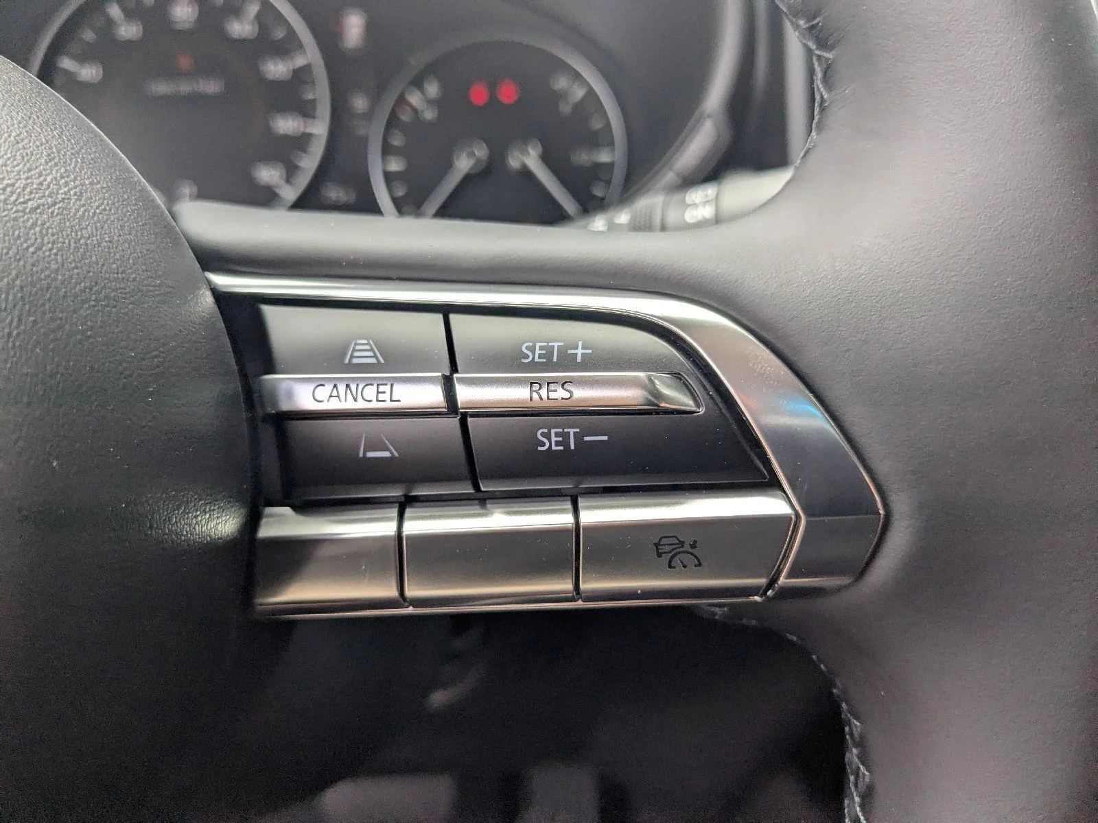 New 2026 48K WIND CHILL PEARL Mazda Premium AWD image 23