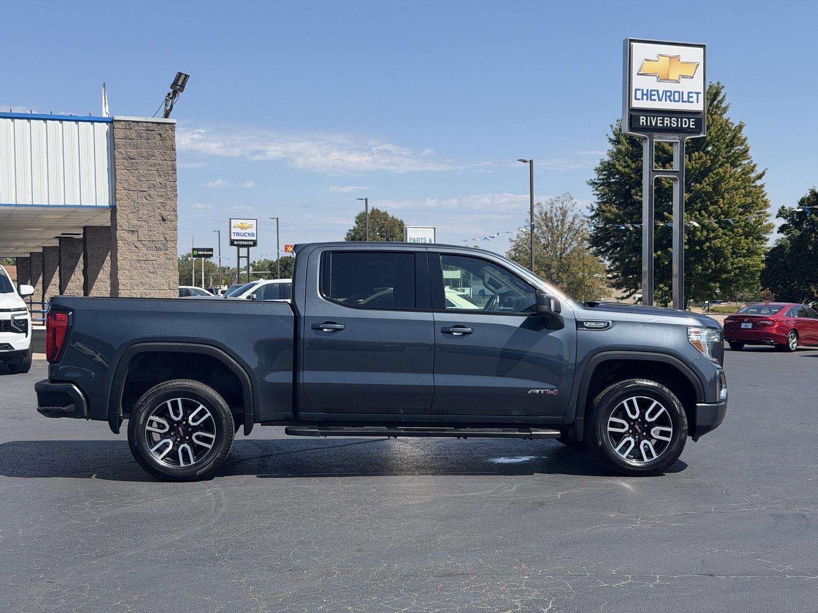 Used 2019 Dark Sky Metallic GMC AT4 image 6