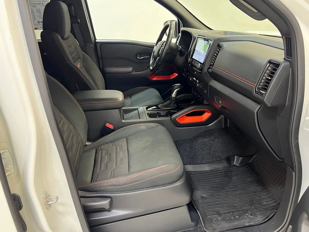 Used 2024 White Nissan PRO-4X image 31