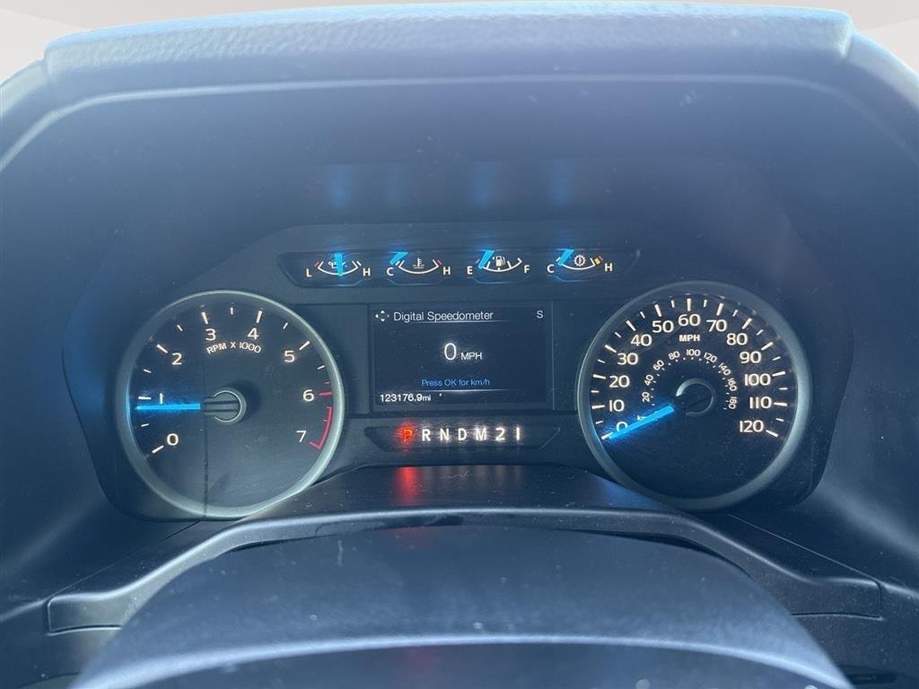 Used 2017 Shadow Black Ford XLT image 6