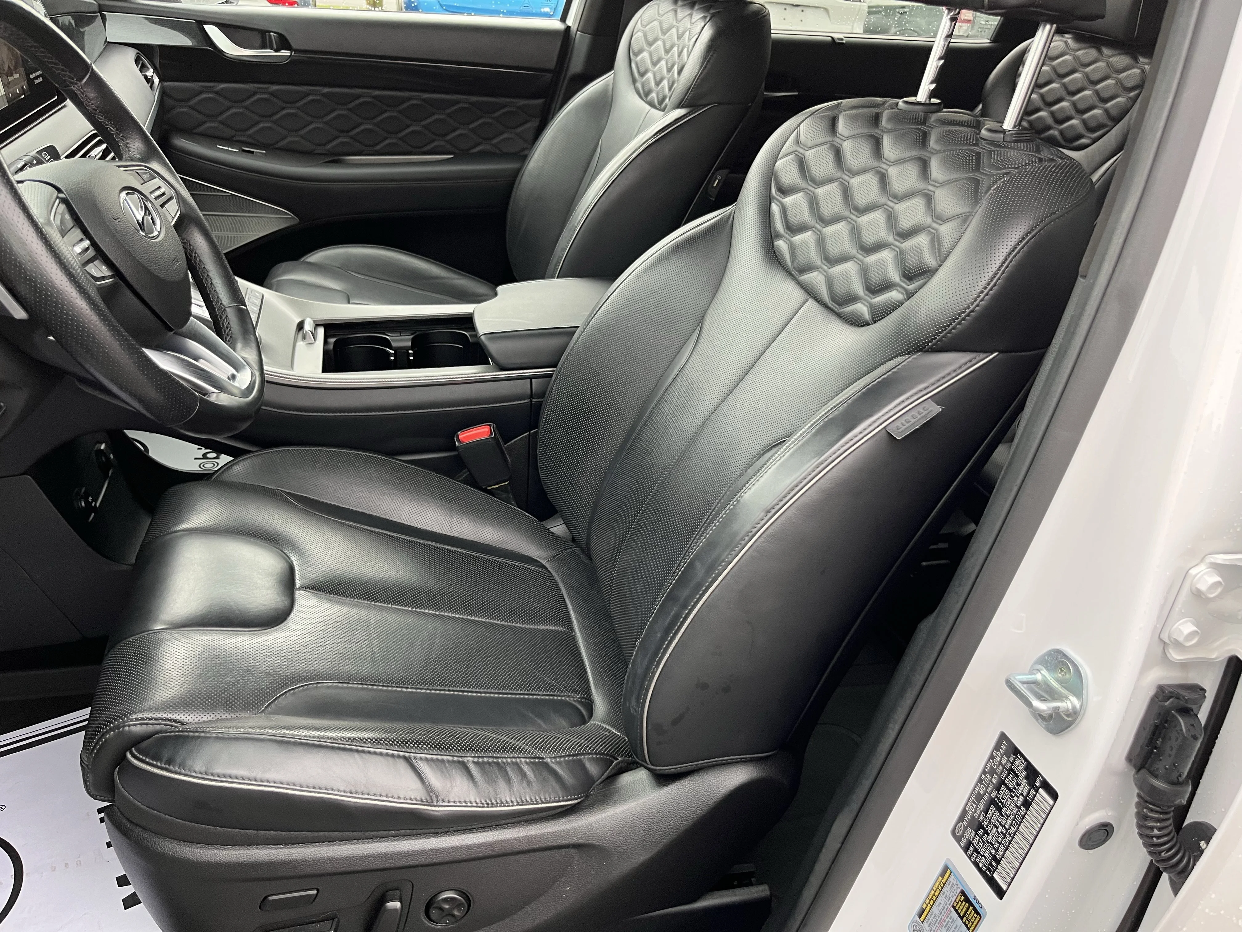 Used 2021 White Hyundai Calligraphy image 17