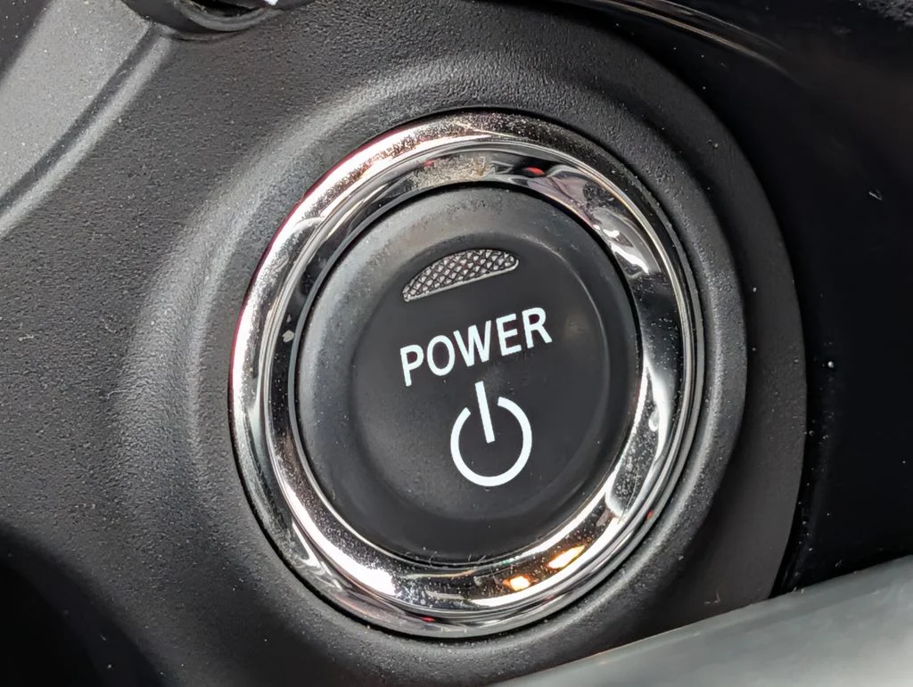 Used 2021  Mitsubishi GT image 30
