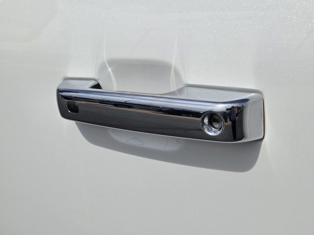 Used 2021 White Ford XL image 11
