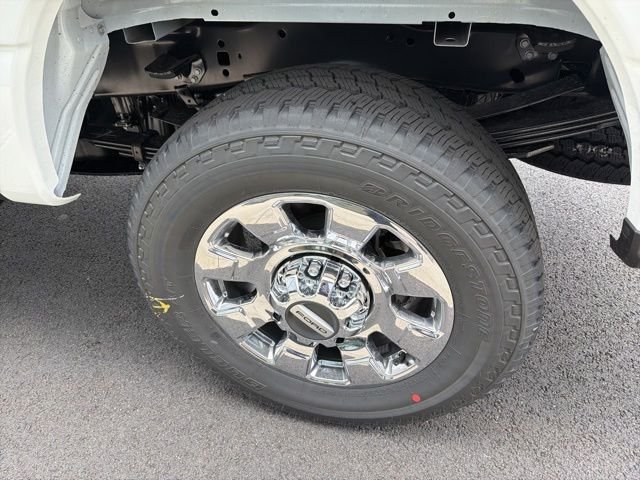 New 2026 Star White Metallic Tri-Coat Ford F-350® Lariat® image 6
