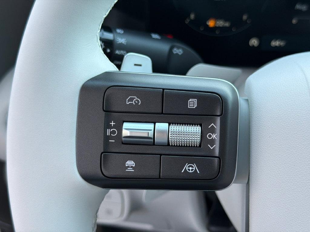 New 2026 White Hyundai SEL Premium FWD image 25