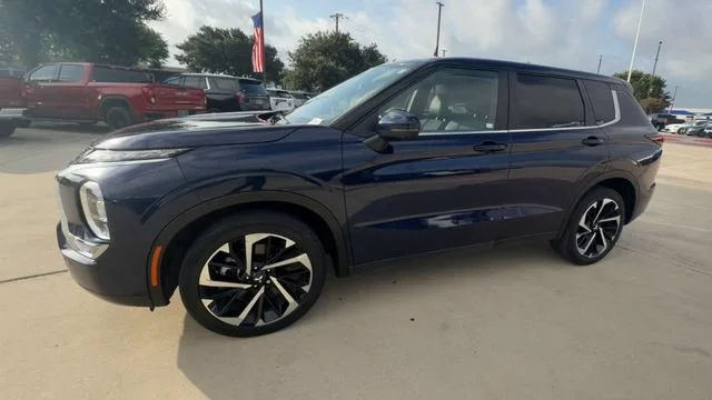 Used 2024 Blue Mitsubishi SE 2.5 2WD image 4