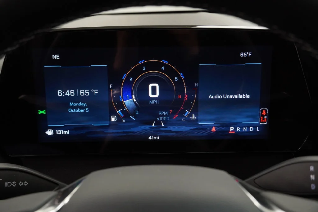New 2027 Summit White Chevrolet LT image 25