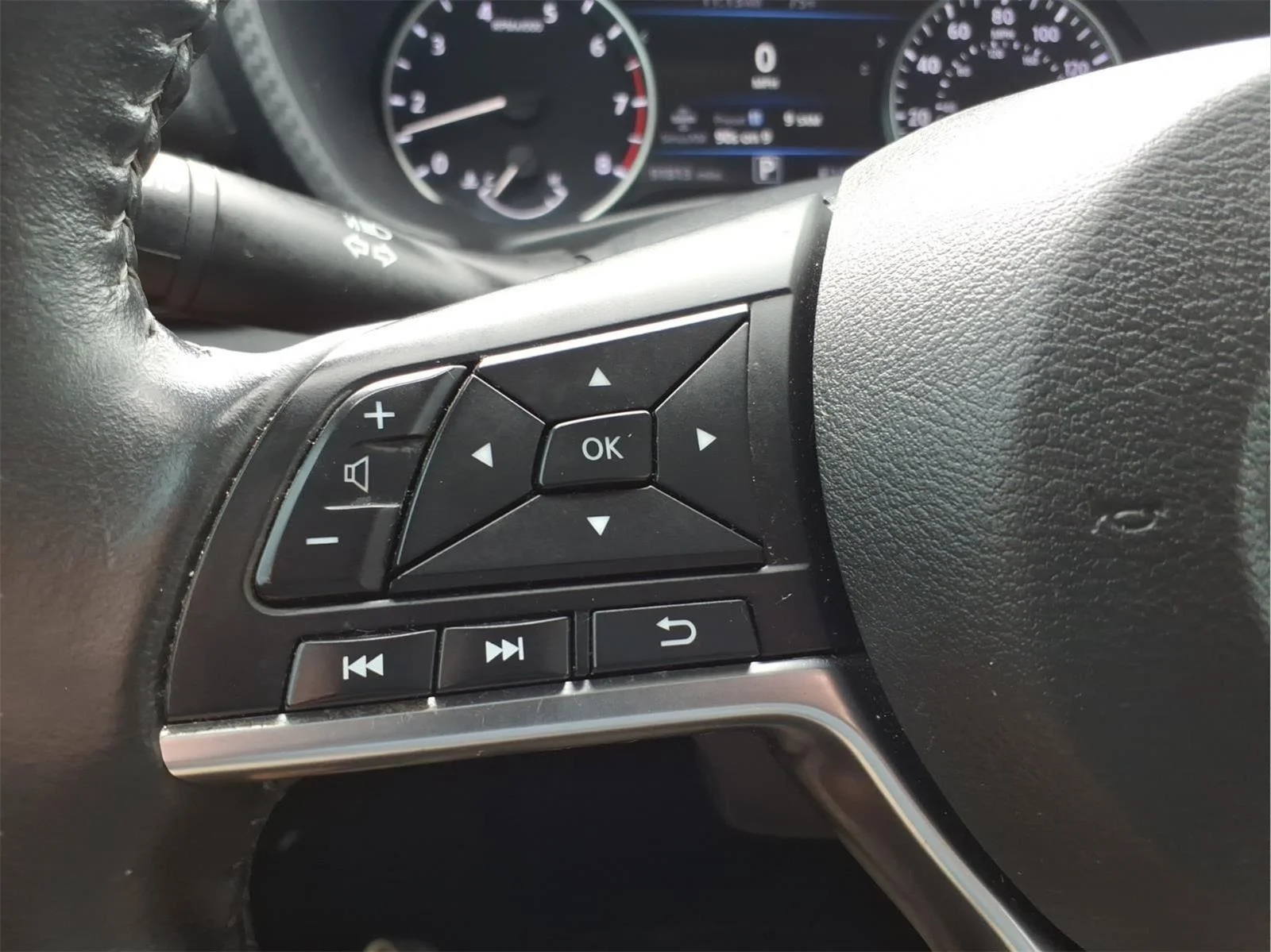 Used 2022 Fresh Powder Nissan SV image 19