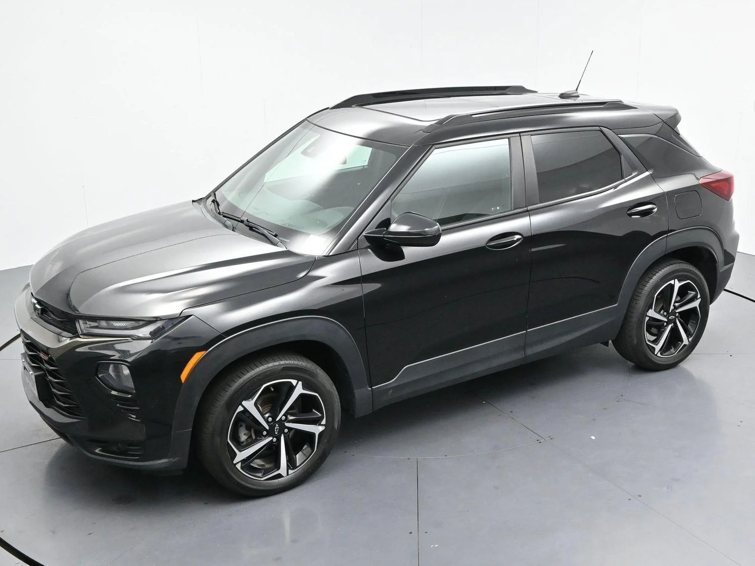 Used 2022 Mosaic Black Metallic Chevrolet RS image 38