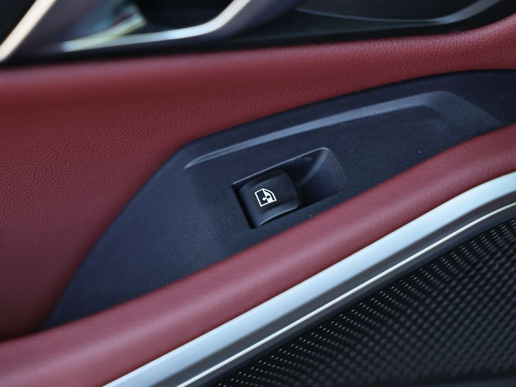 2024 BMW 3 Series 330i - Photo 25
