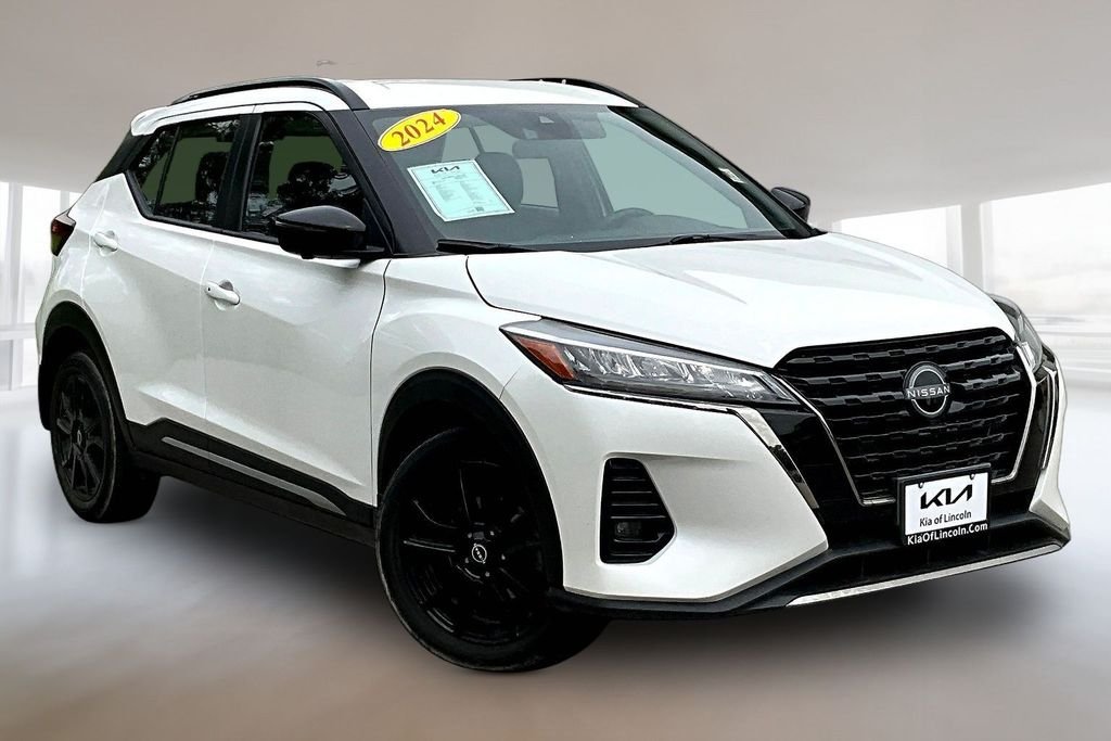 Used 2024 Aspen White Tricoat Nissan SR image 3