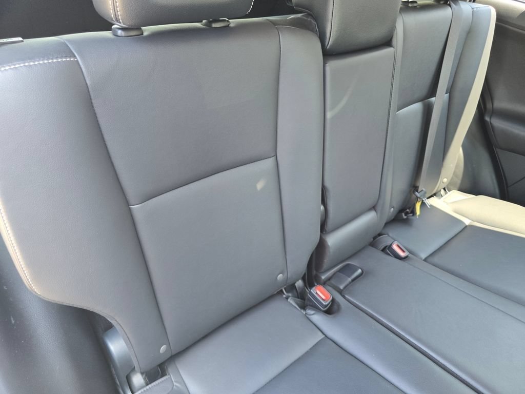 Used 2018 Magnetic Gray Metallic Toyota Limited image 4