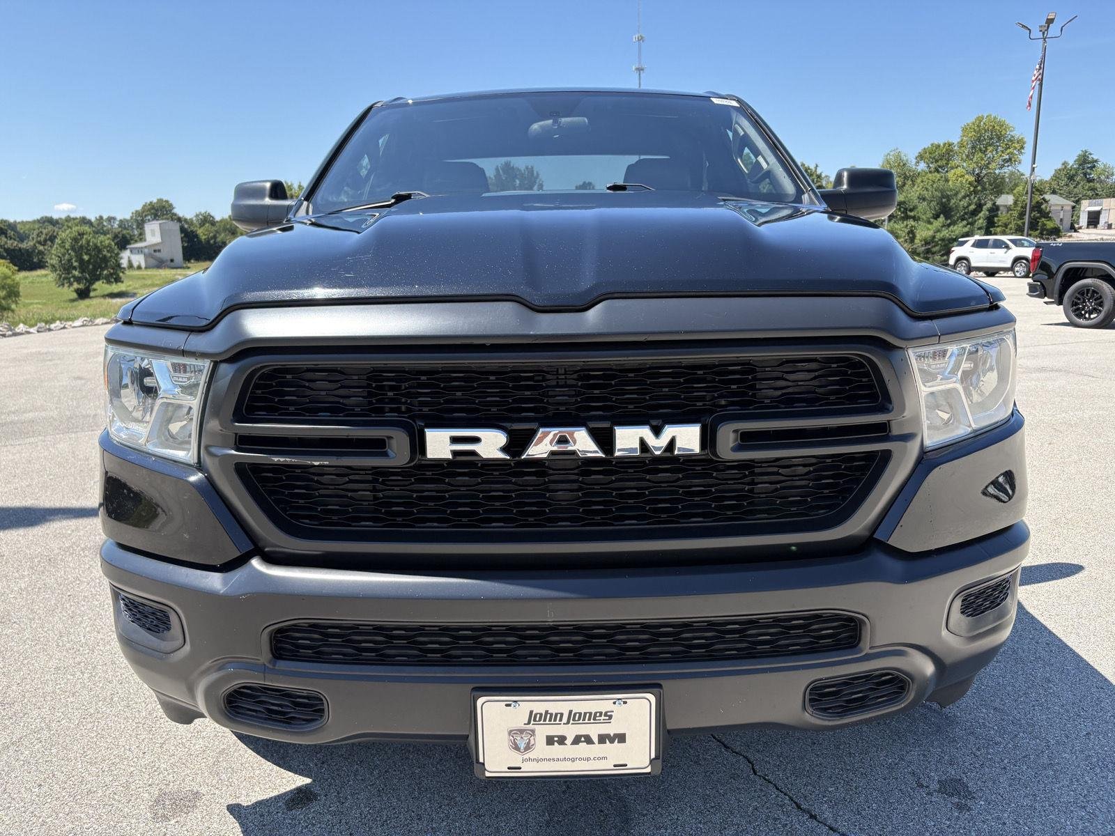 Used 2022 Diamond Black Crystal Pearlcoat Ram Tradesman image 17
