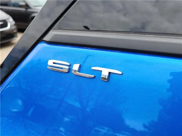 Used 2024 Riptide Metallic GMC SLT Front-Wheel Drive image 8