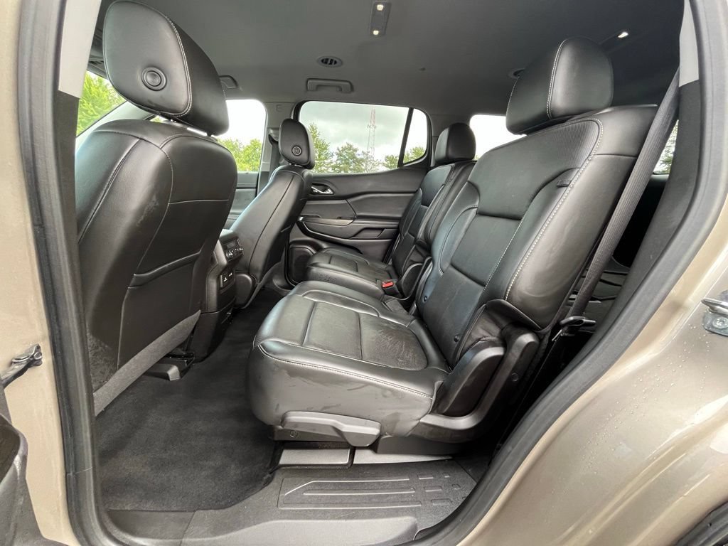 2023 GMC Acadia SLT - Photo 16