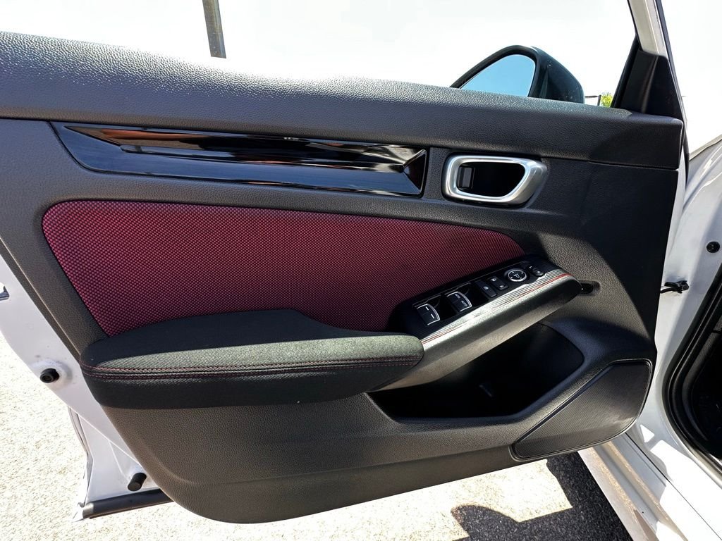 Used 2024  Honda Base image 12