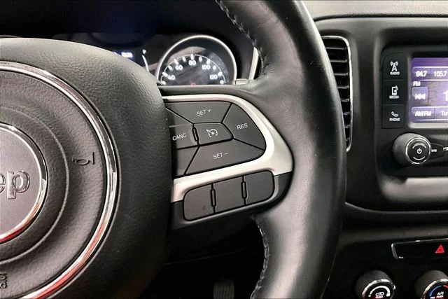 Used 2018 Olive Green Pearlcoat Jeep Sport image 26