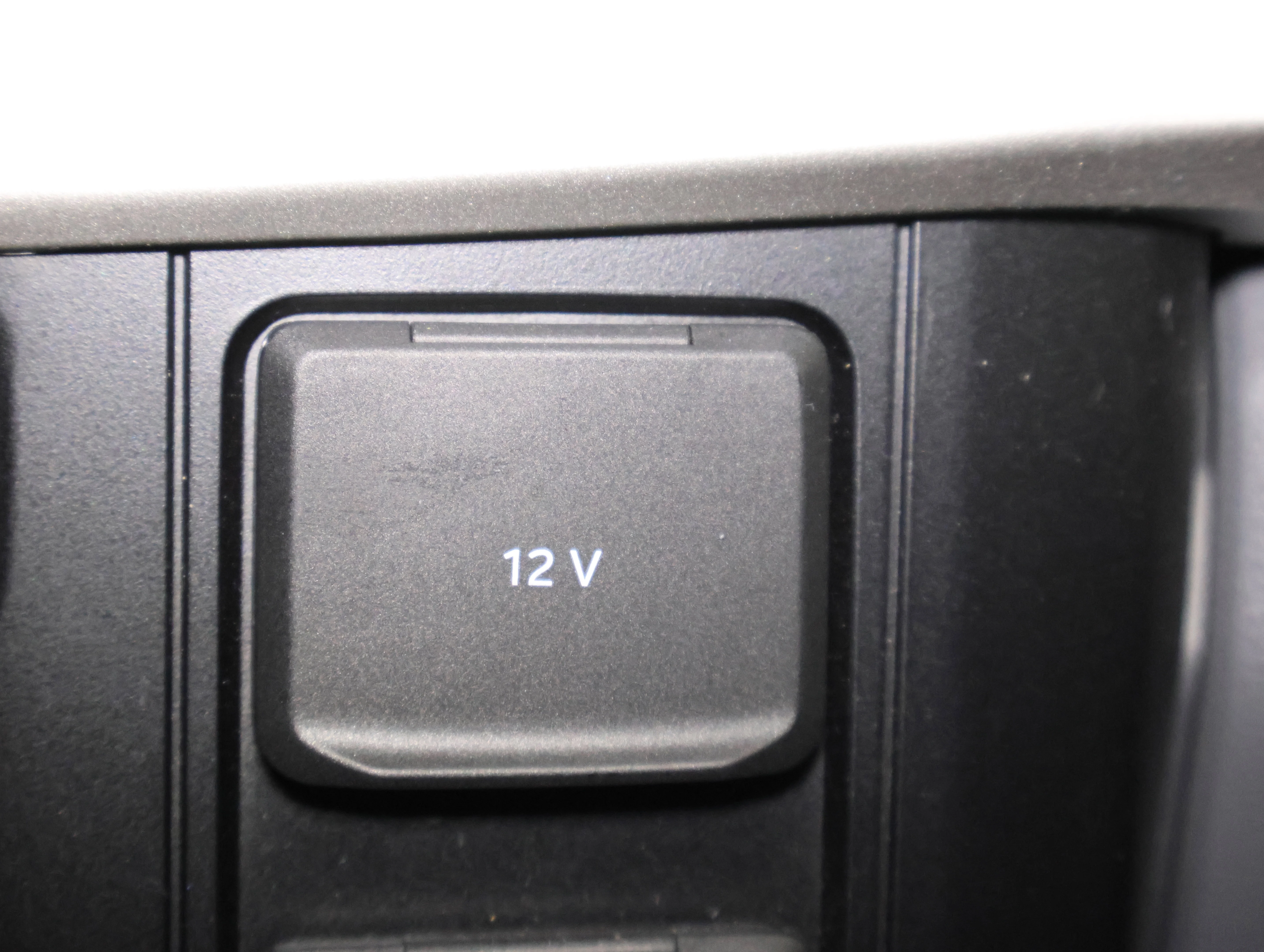 Used 2024 Agate Black Metallic Ford XLT image 44