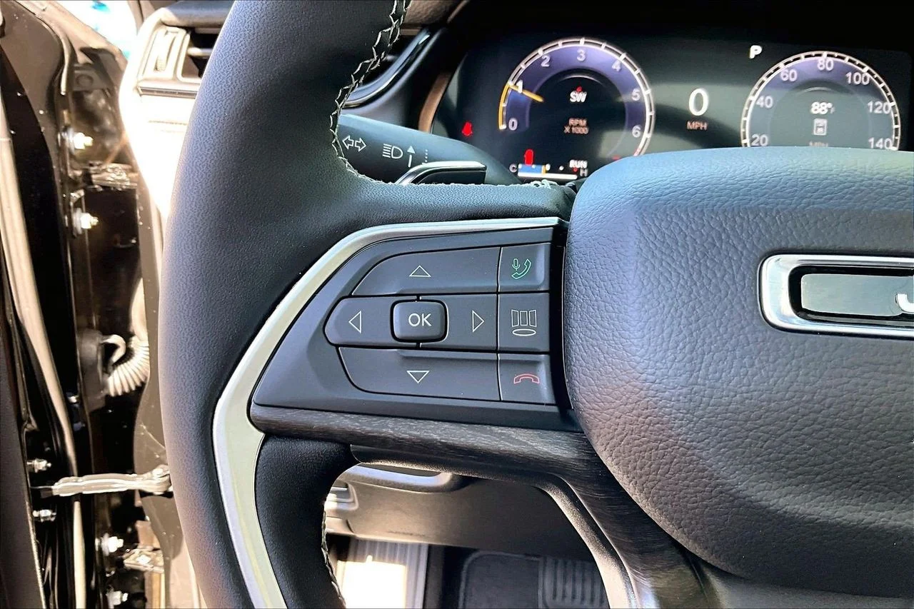 New 2027 High-Gloss Black Paint Jeep Laredo Altitude image 27