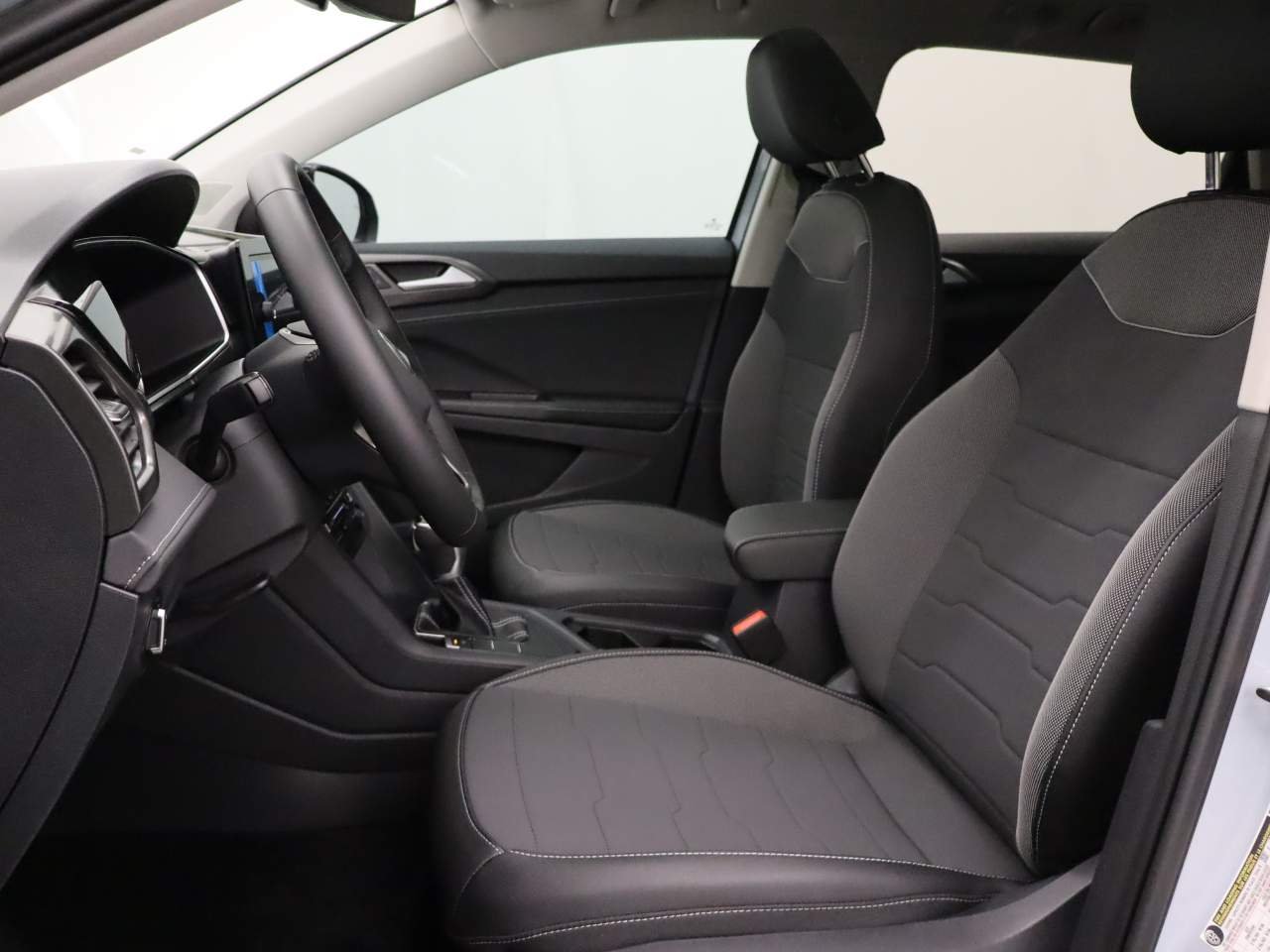 2026 Volkswagen Taos SE Black - Photo 14