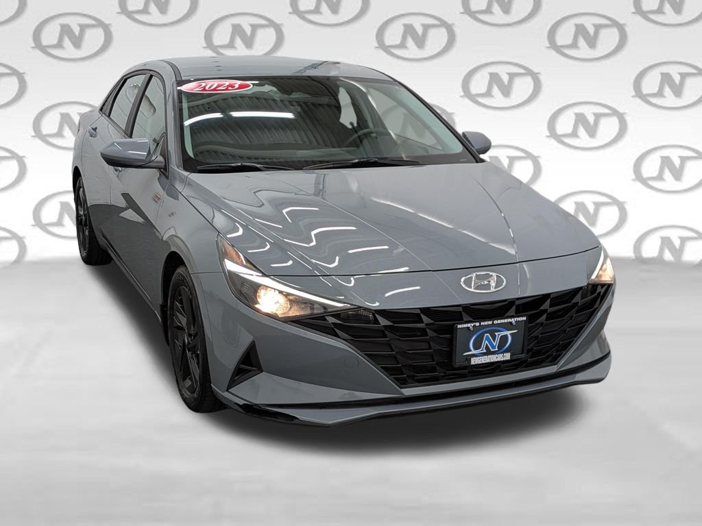 Used 2023 Gray Hyundai SEL image 15