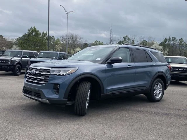 New 2026 Vapor Blue Metallic Ford Active image 7