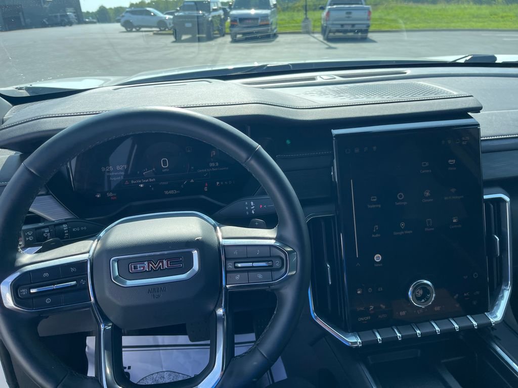 Used 2025 White GMC Elevation image 16
