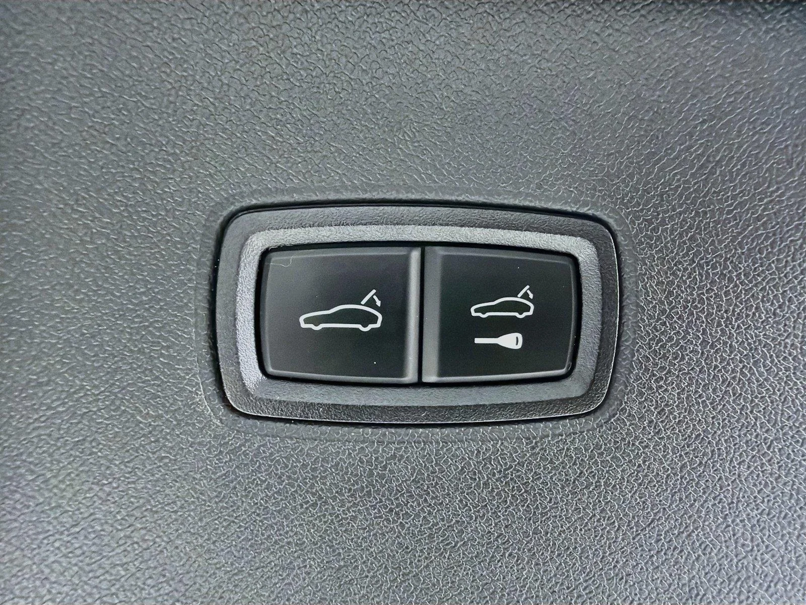 Certified Used 2024  Porsche  image 25