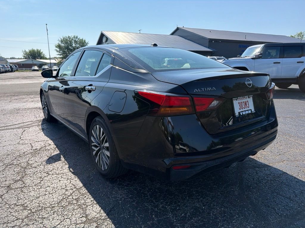 Used 2025 Black Nissan 2.5 SV image 4