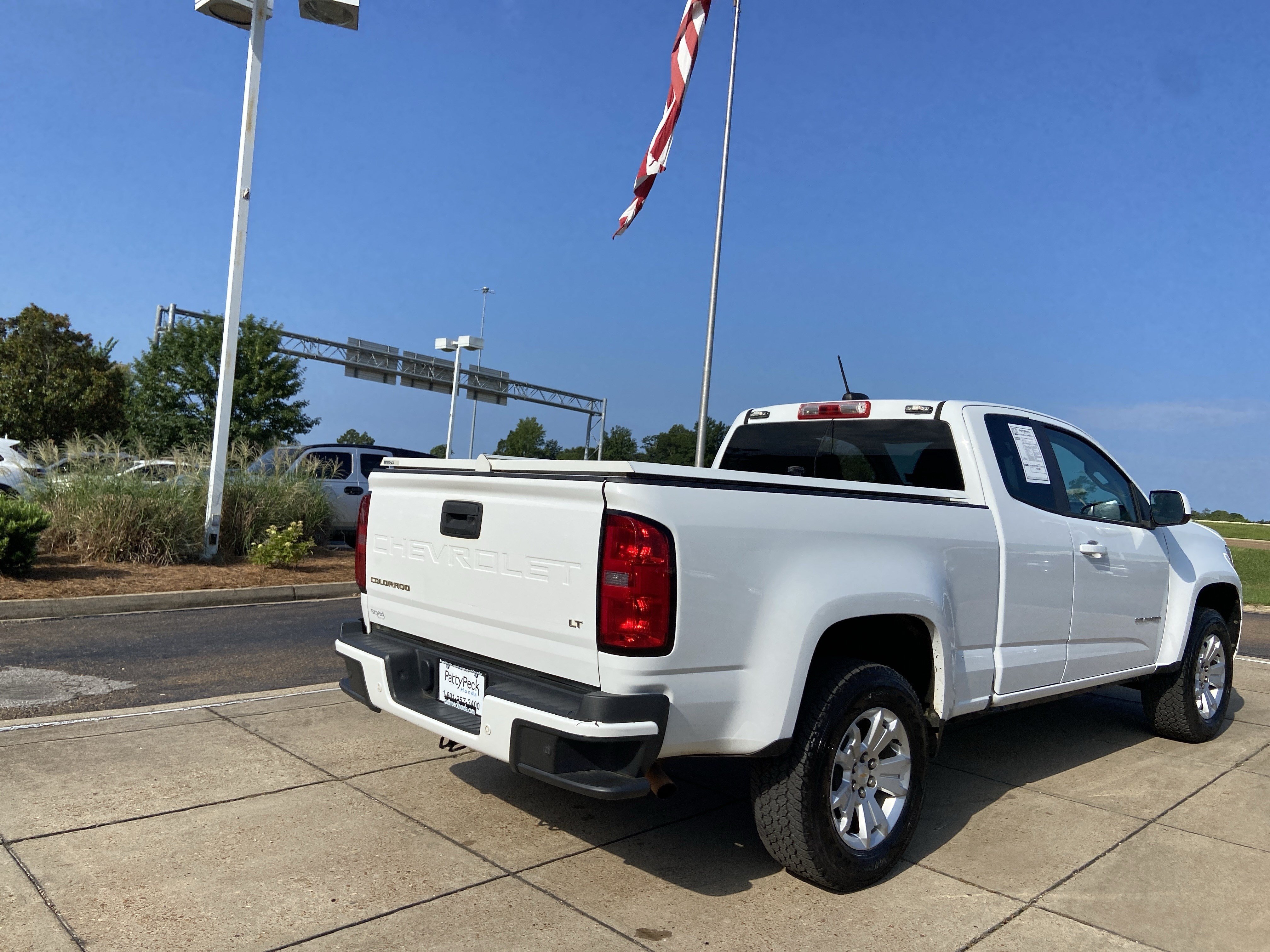 Used 2022 Summit White Chevrolet 2WD LT image 11