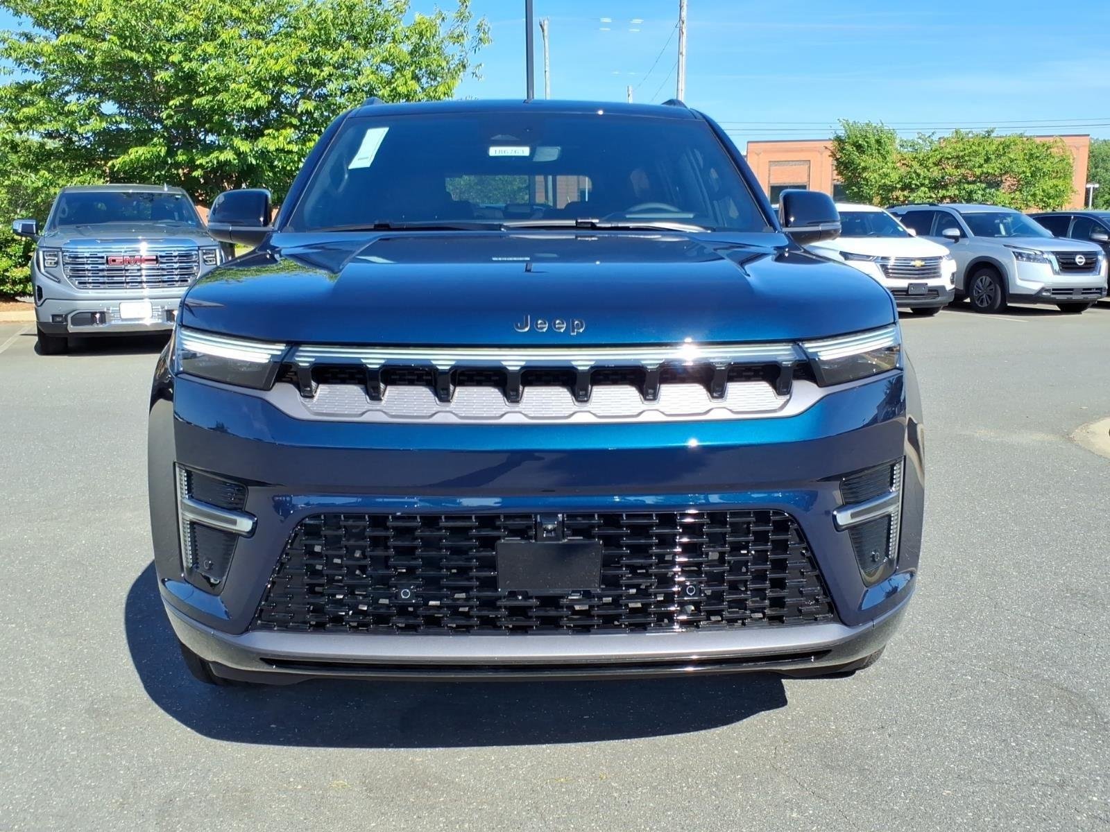 New 2026 Fathom Blue Pearl-Coat Exterior Paint (Late Availability) Jeep Limited Reserve image 14