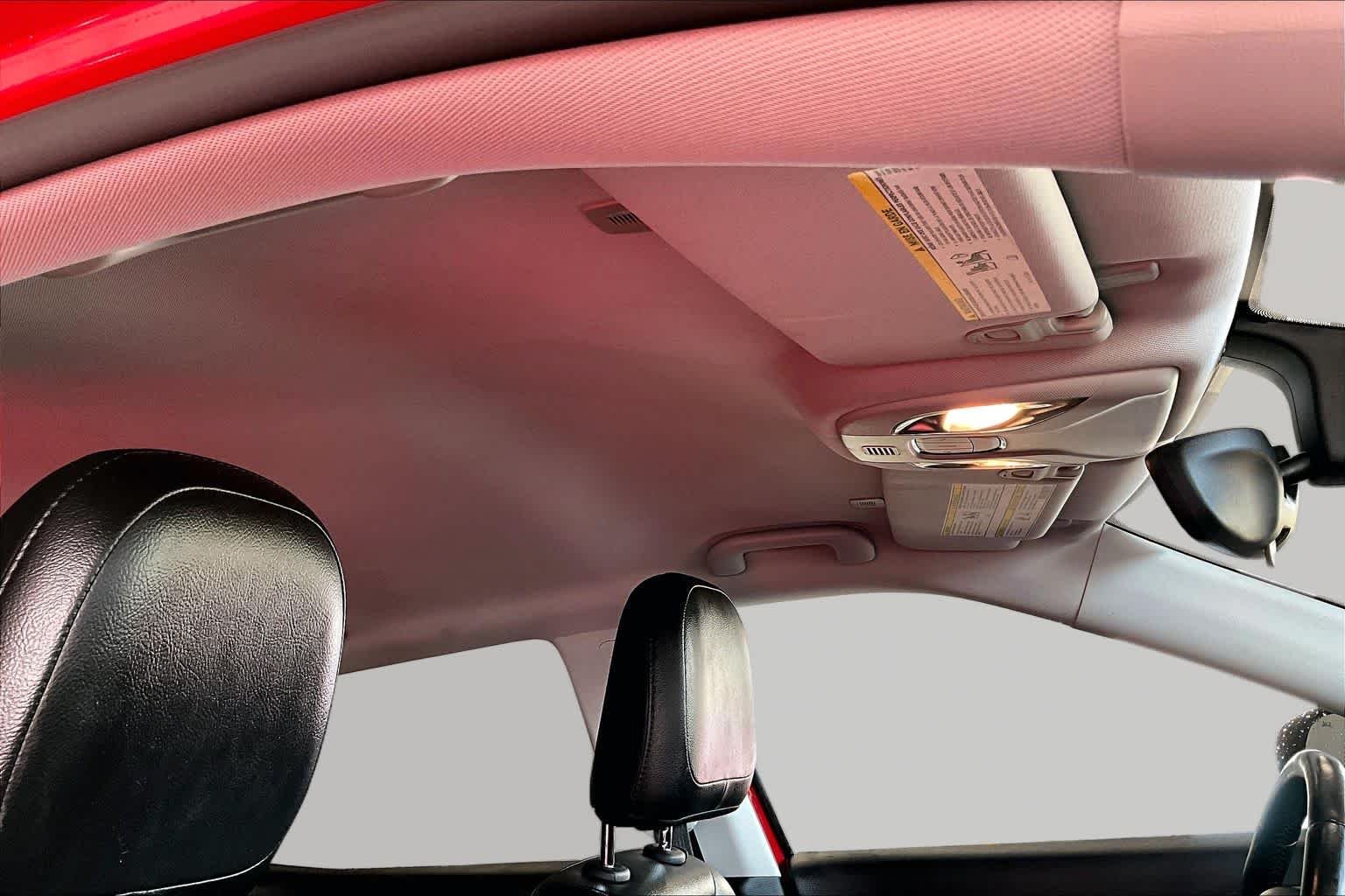 Used 2018 Redline Pearlcoat Jeep Latitude image 14