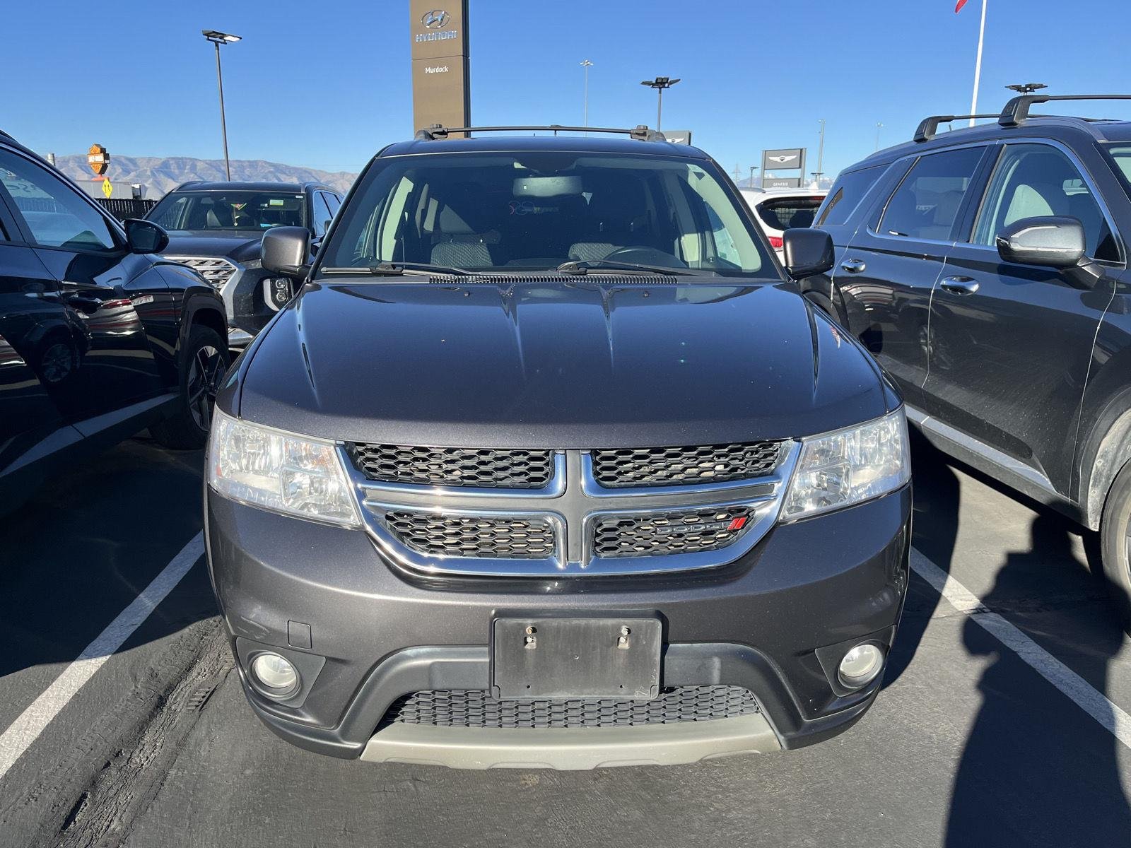 Used 2014 Granite Crystal Metallic Clearcoat Dodge SXT image 2