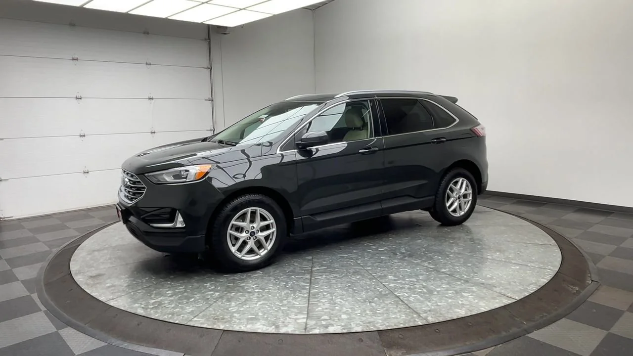 Used 2022 Green Ford SEL image 36