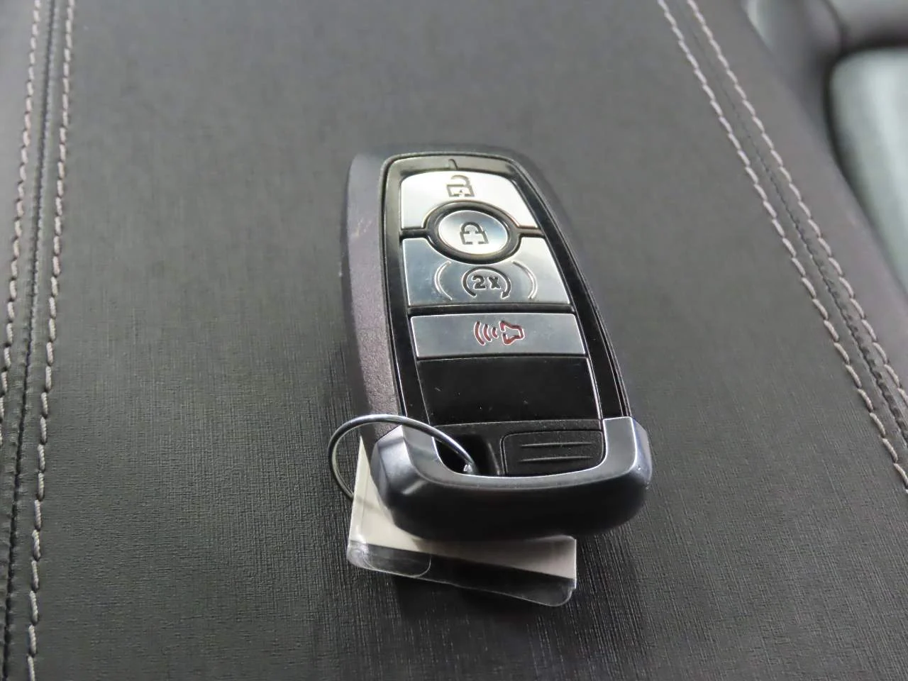 Used 2025 Azure Gray Metallic Tri-Coat Ford Badlands image 18