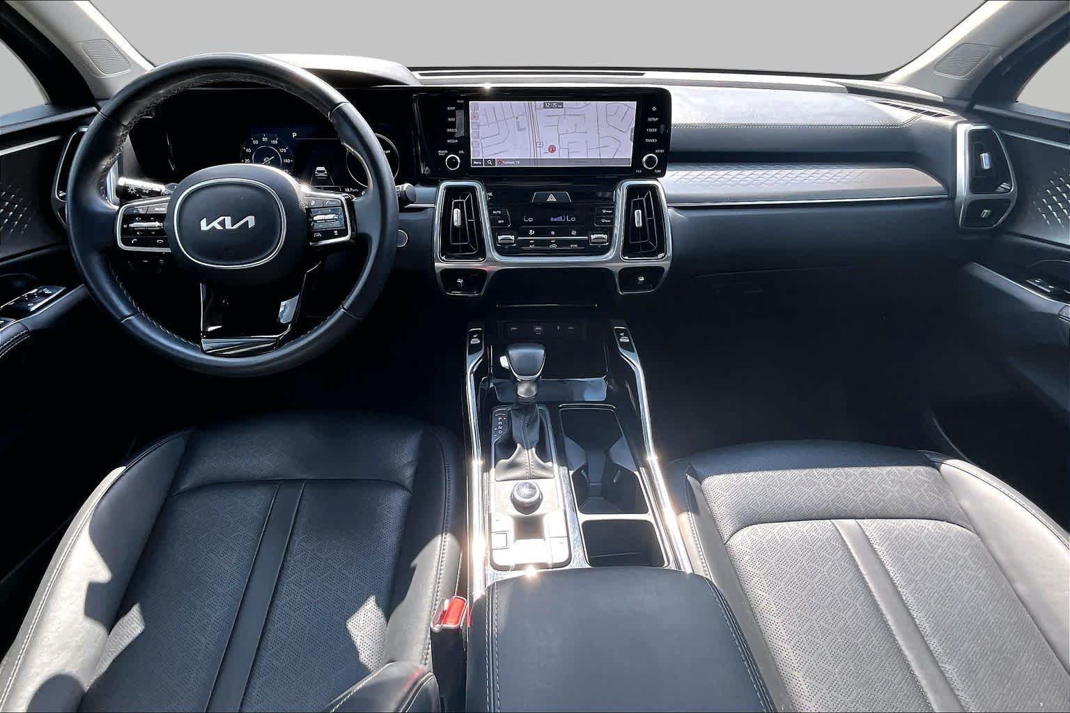 Used 2023 Everlasting Silver Kia SX image 13