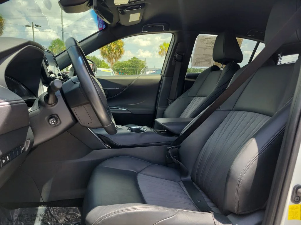 Used 2021 White Toyota XLE image 15