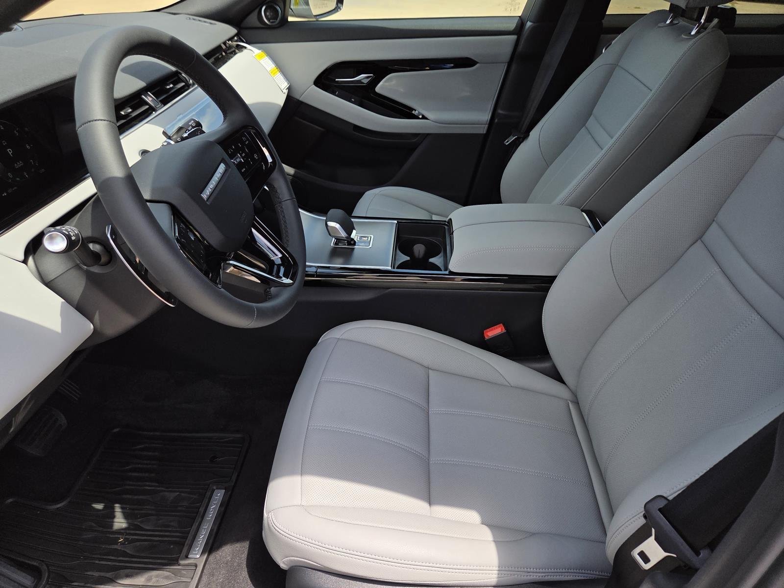New 2026 Fuji White Land Rover Core S image 30