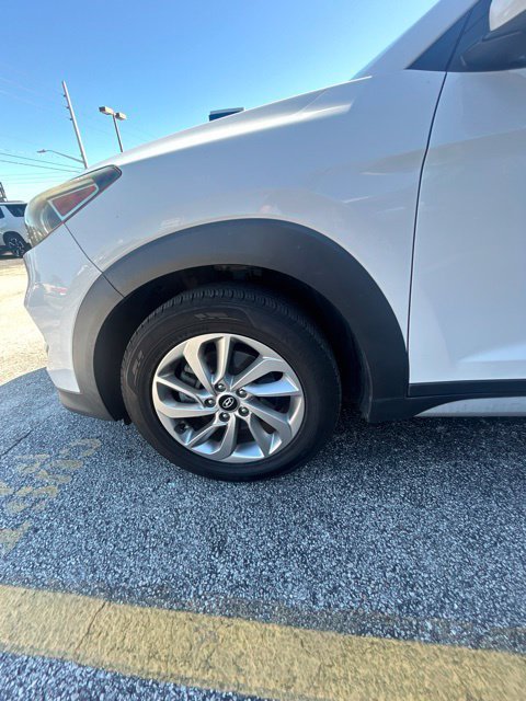 Used 2018 Dazzling White Hyundai SEL Plus image 6