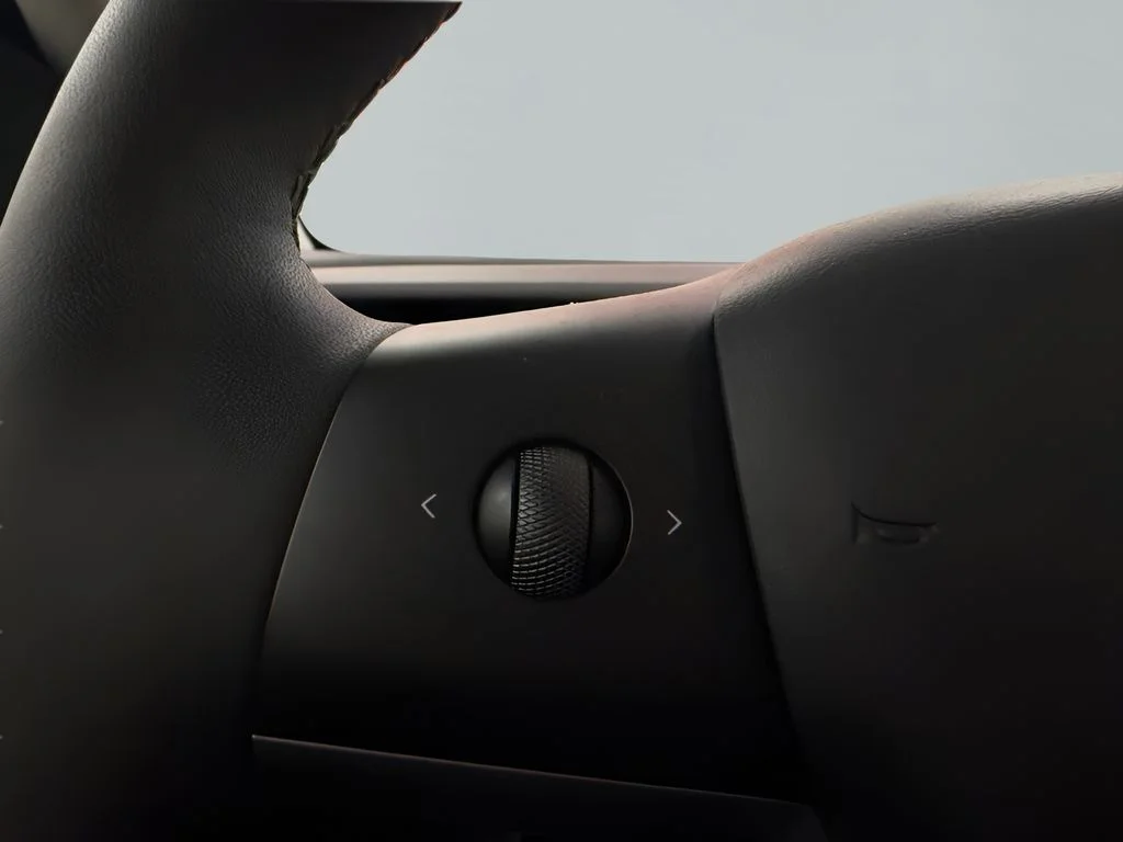 Used 2023 Blue Tesla Long Range image 17